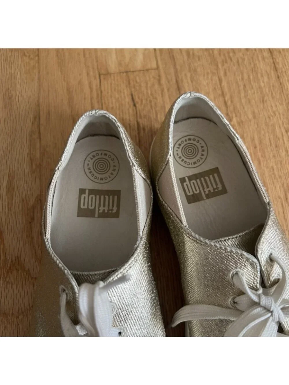 FitFlop Gold Sporty Lace Up Low Top Sneakers Women's Size 7